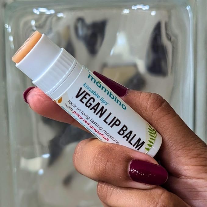 Mambino Organics Kissable Lip Balm, Moisturizing Glossy Vegan Lips, Juicy Red Grapefruit, 7 g