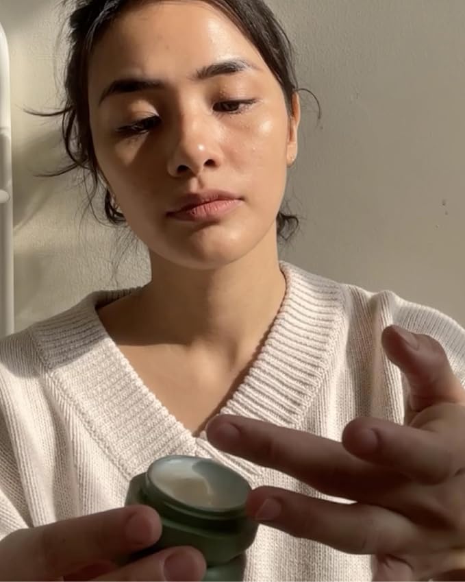 Cadence Travel Containers - Basic Skincare Set - Magnetic Travel Capsules - For Facial Cleanser, Moisturizer, Sunscreen - 3 Small Capsules (0.56oz) with Cleanser, Moisturizer & Sun-Icon Labels - Petal