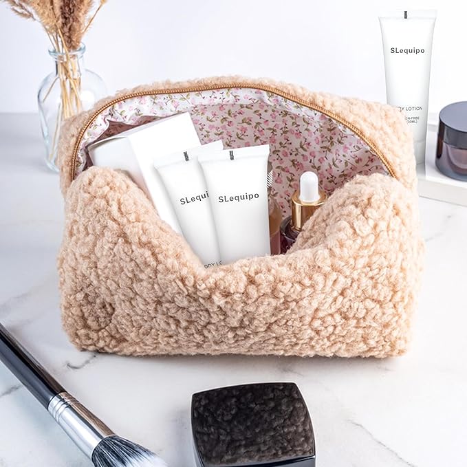 Travel Size Body Lotion Bulk (1 fl oz, 200 Pack), Refreshing Hotel Body Lotion, Mini and Small Size Body Lotion, Guest Hotel Toiletries in Bulk - Mini Body Lotion, Clear Container