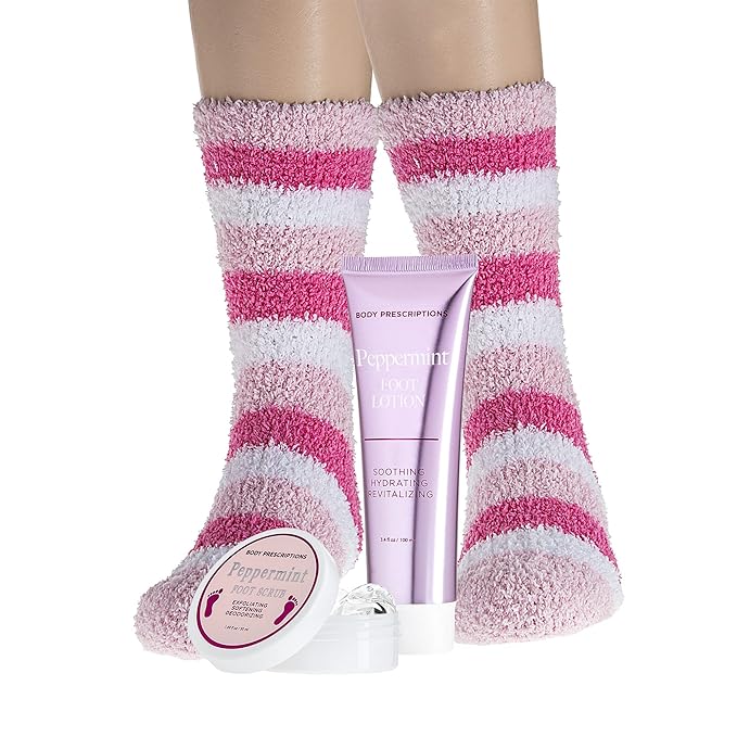 Live Green Bath and Body Present Set- Foot Spa Set with Fuzzy Socks, Lotion, and Scrub, Peppermint