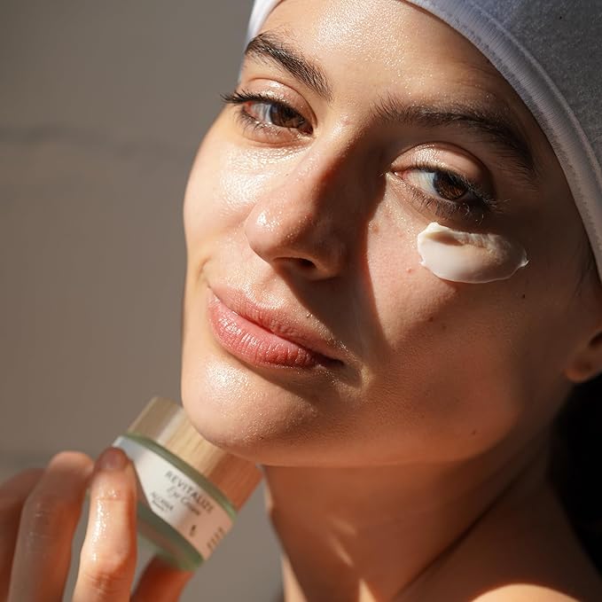 REVITALIZE Eye Cream - Intensive Hydrating Treatment for Youthful Eyes, Brightening Eye Cream helps Reduce Dark Circles and Puffiness for an Illuminated and Revitalized Appearance.