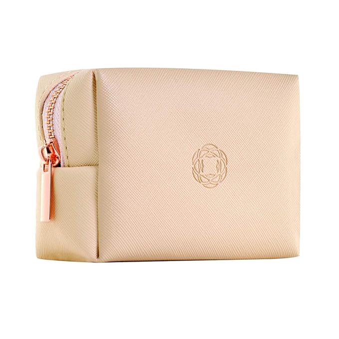 Avya Skincare Ayurvedic Weekend Travel Set | 4 Piece Skincare Travel Set | Gentle Cleanser, Eye Cream, Anti-Aging Serum, Night Cream