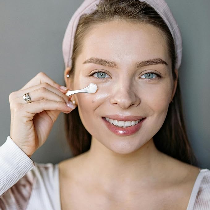 Aswewamt 6Pcs Mini Metal Makeup Spatula Facial Massage Scoop Heart-shaped Skincare Spatula Silver Cream Dig Beauty Spoons Reusable Cosmetic Applicator for Mixing and Sampling Face Mask Cream Lotions